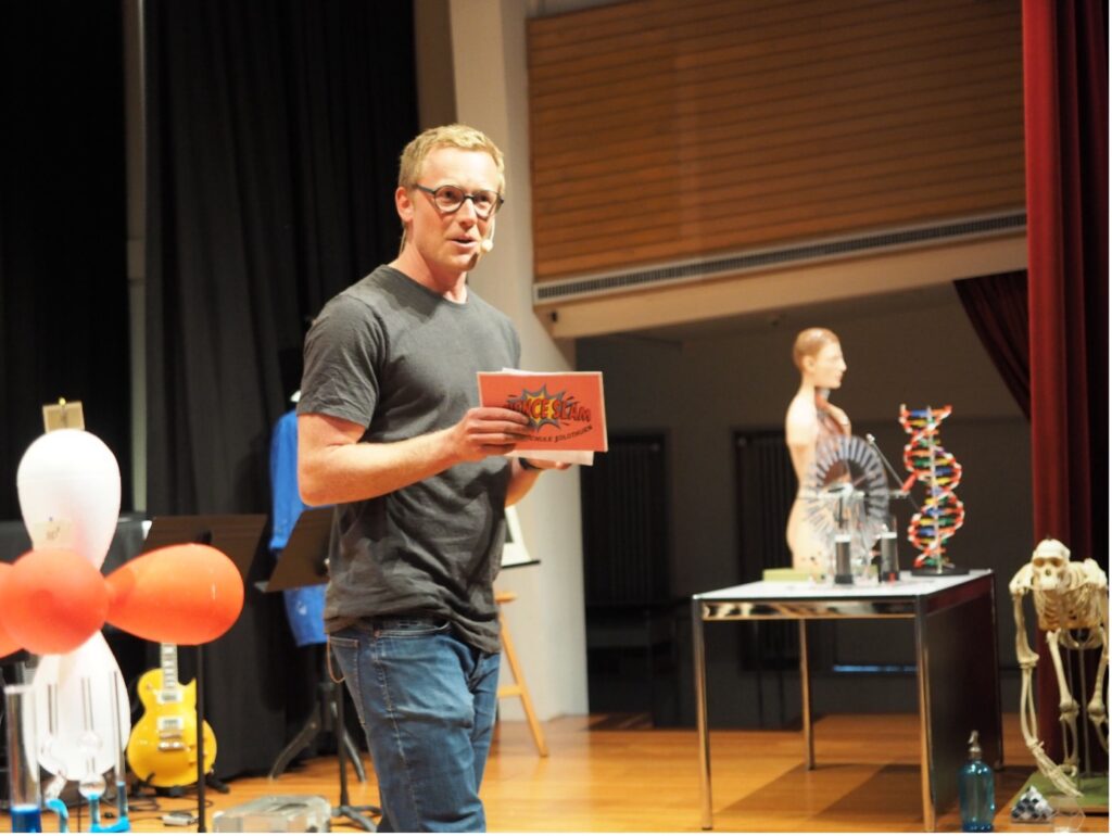 Science Slam – Wissenschaft humorvoll präsentiert